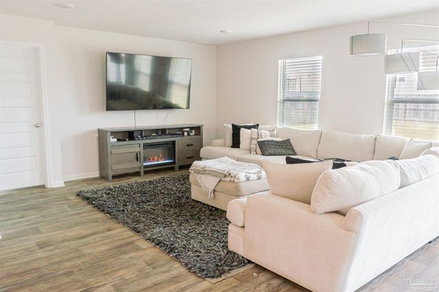 5626 Tristan Ct, Milton, FL 32583