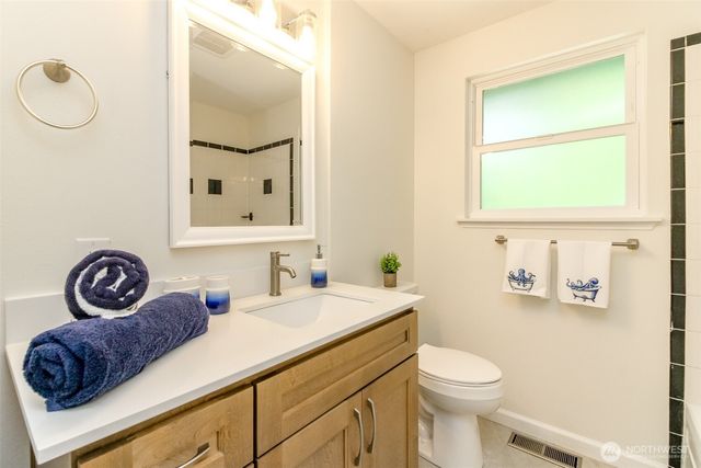 12416 SE 201st Place, Kent, WA 98031