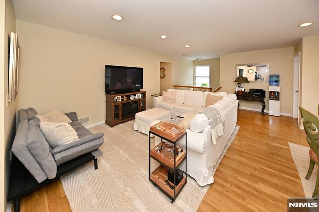 253 Madison Avenue, Wyckoff, NJ 07481