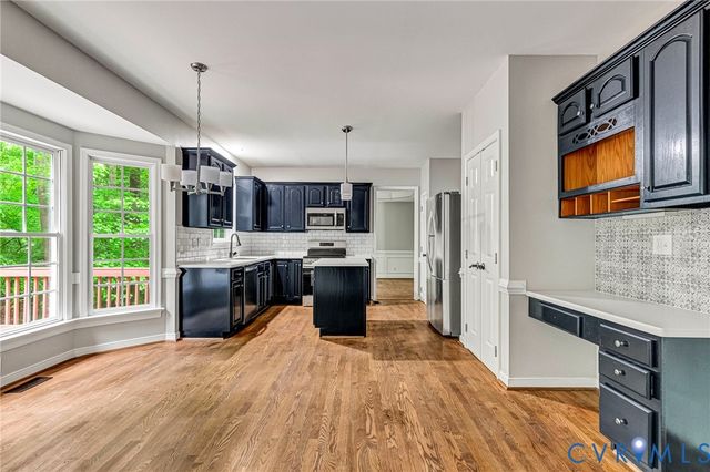 9262 Smallwood Ct, Mechanicsville, VA 23116