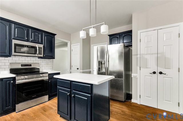 9262 Smallwood Ct, Mechanicsville, VA 23116