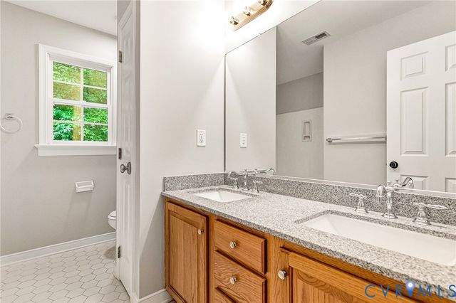 9262 Smallwood Ct, Mechanicsville, VA 23116