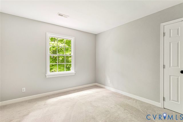 9262 Smallwood Ct, Mechanicsville, VA 23116