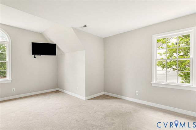 9262 Smallwood Ct, Mechanicsville, VA 23116