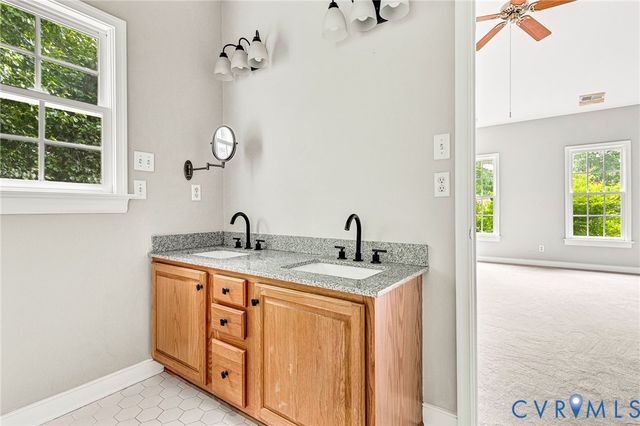 9262 Smallwood Ct, Mechanicsville, VA 23116