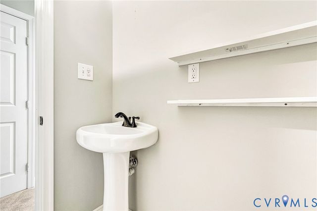 9262 Smallwood Ct, Mechanicsville, VA 23116