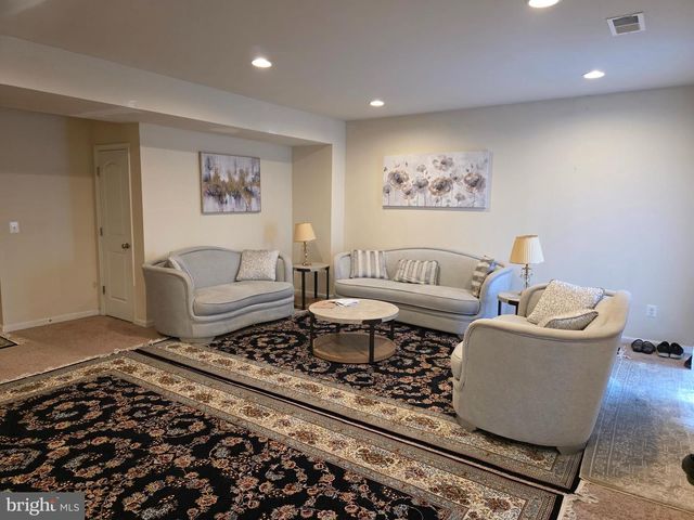 7174 LYNDAM HILL CIR, Lorton, VA 22079