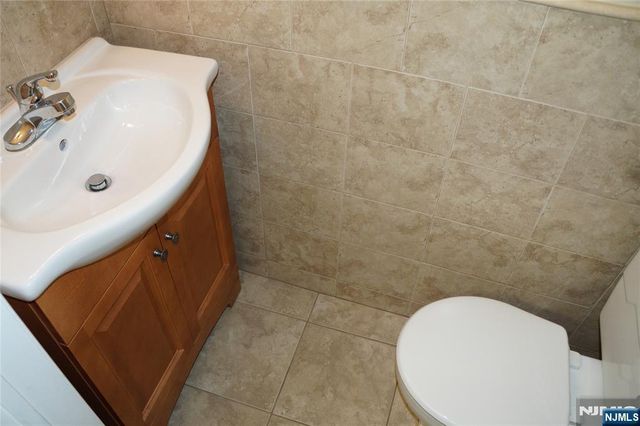 62 Reid Avenue, Bergenfield, NJ 07621
