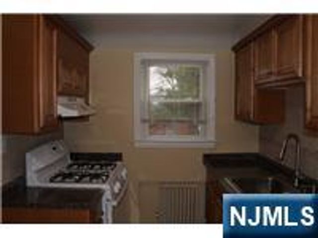 62 Reid Avenue, Bergenfield, NJ 07621
