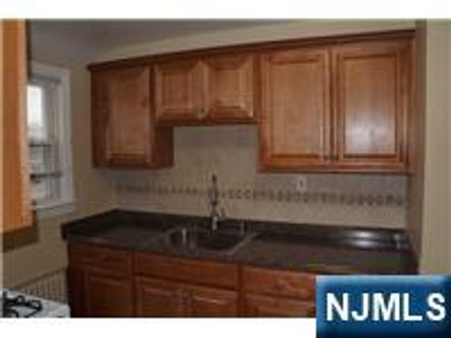 62 Reid Avenue, Bergenfield, NJ 07621
