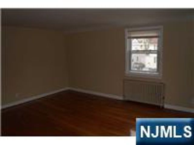 62 Reid Avenue, Bergenfield, NJ 07621