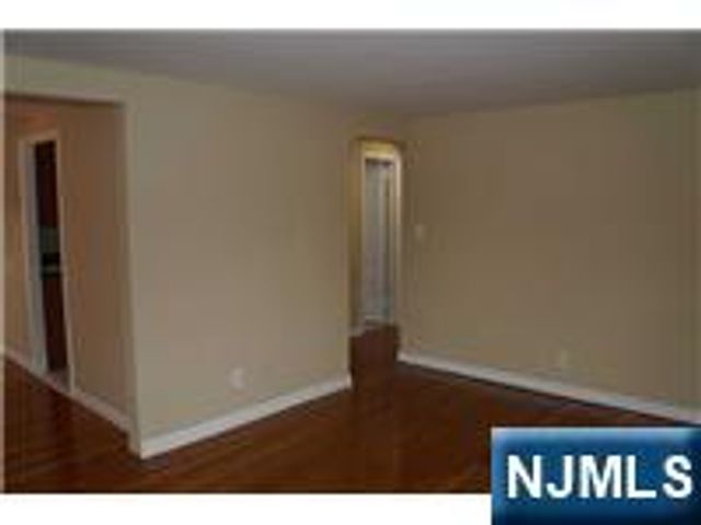 62 Reid Avenue, Bergenfield, NJ 07621