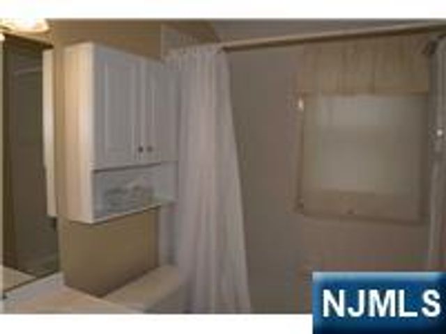 62 Reid Avenue, Bergenfield, NJ 07621