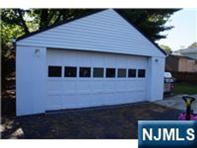 62 Reid Avenue, Bergenfield, NJ 07621
