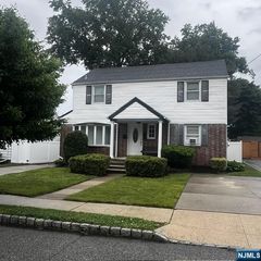 62 Reid Avenue, Bergenfield, NJ 07621