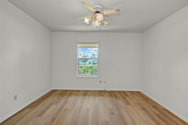 119 Poppy Street, Lake Jackson, TX 77566