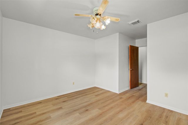 119 Poppy Street, Lake Jackson, TX 77566