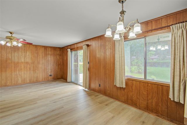 119 Poppy Street, Lake Jackson, TX 77566