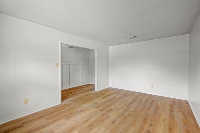 119 Poppy Street, Lake Jackson, TX 77566