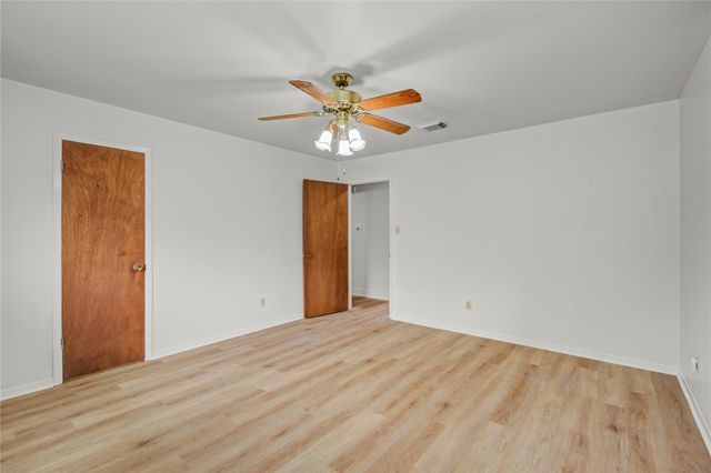119 Poppy Street, Lake Jackson, TX 77566