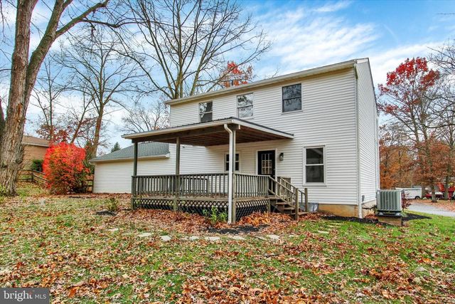 6157 BURNING TREE LN, Fayetteville, PA 17222