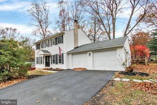 6157 BURNING TREE LN, Fayetteville, PA 17222