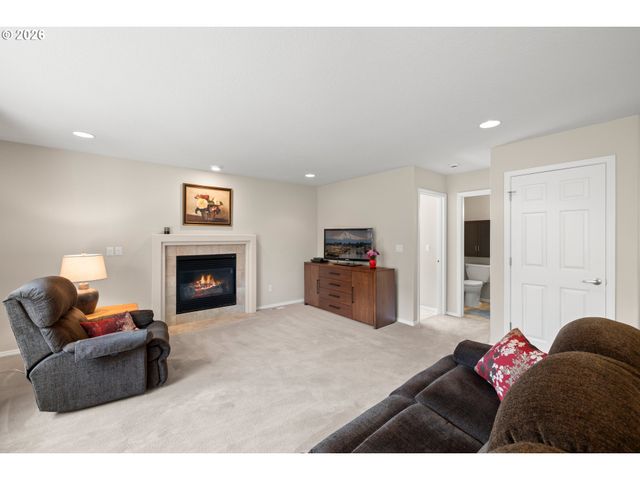 2020 Ne 51ST Ave, Hillsboro, OR 97124