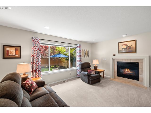 2020 Ne 51ST Ave, Hillsboro, OR 97124