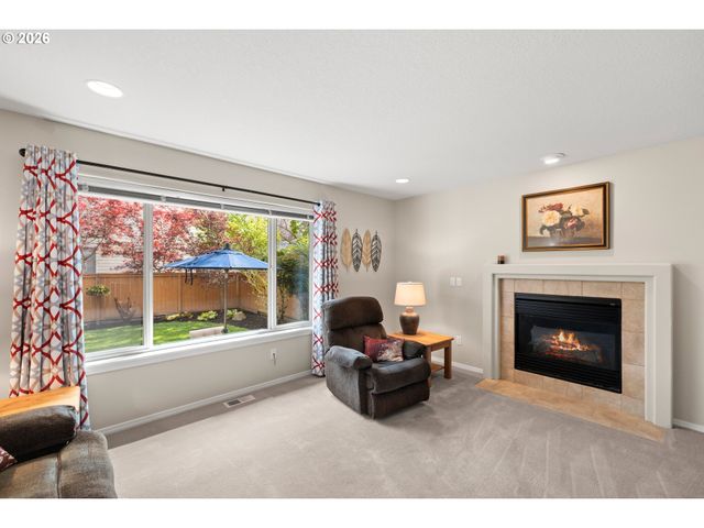 2020 Ne 51ST Ave, Hillsboro, OR 97124