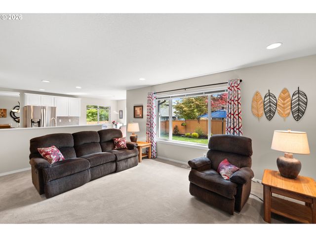 2020 Ne 51ST Ave, Hillsboro, OR 97124