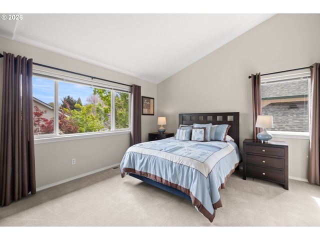 2020 Ne 51ST Ave, Hillsboro, OR 97124