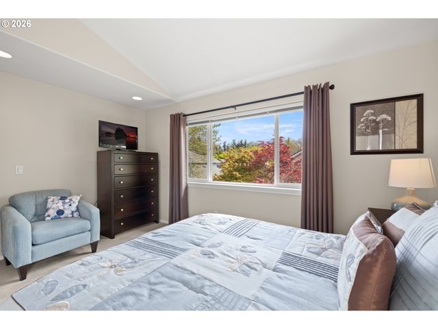 2020 Ne 51ST Ave, Hillsboro, OR 97124