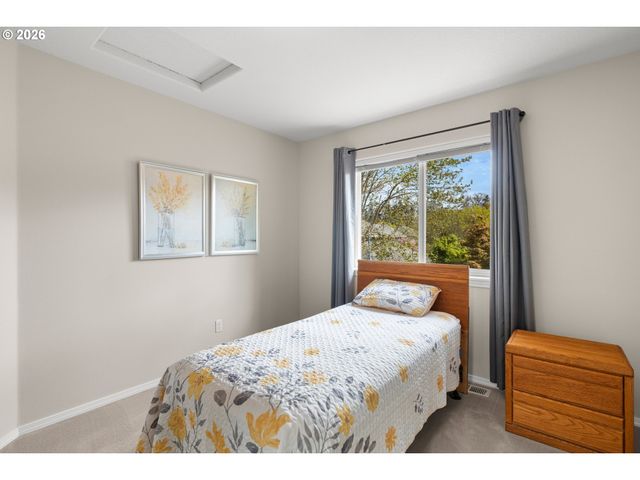 2020 Ne 51ST Ave, Hillsboro, OR 97124