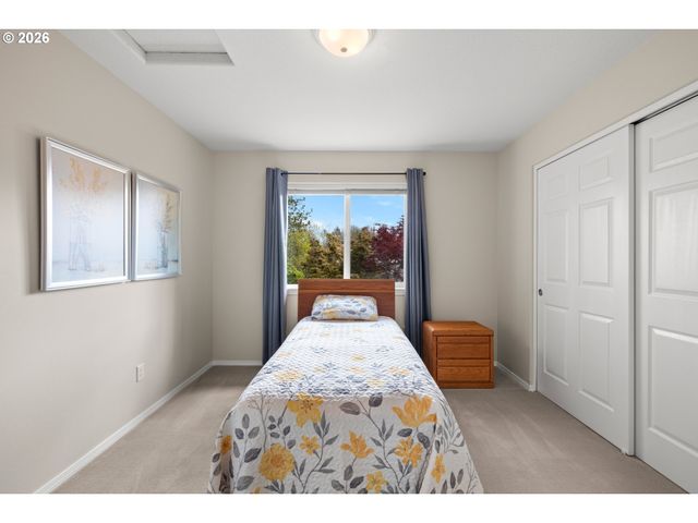 2020 Ne 51ST Ave, Hillsboro, OR 97124