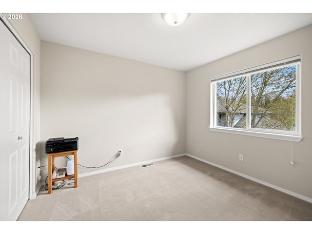 2020 Ne 51ST Ave, Hillsboro, OR 97124