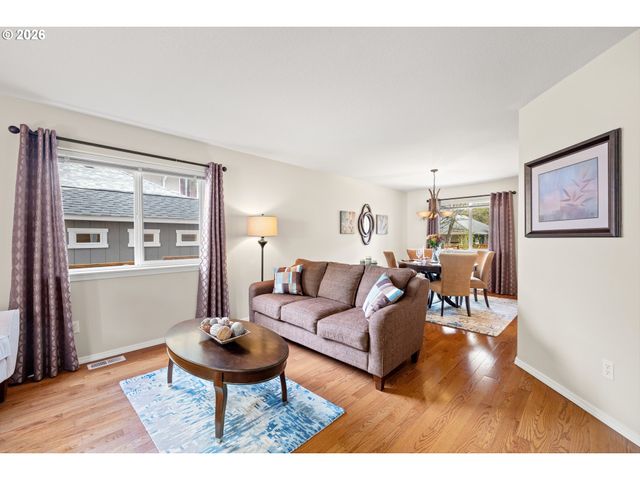 2020 Ne 51ST Ave, Hillsboro, OR 97124