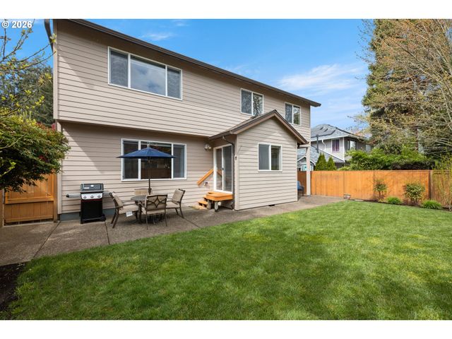2020 Ne 51ST Ave, Hillsboro, OR 97124