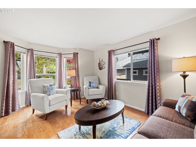 2020 Ne 51ST Ave, Hillsboro, OR 97124