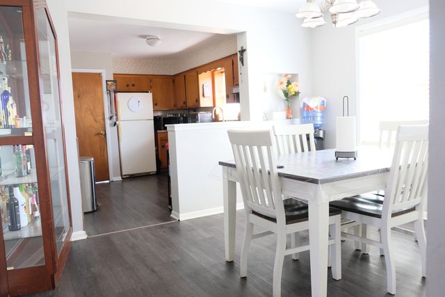 14435 Karlov Avenue, Midlothian, IL 60445