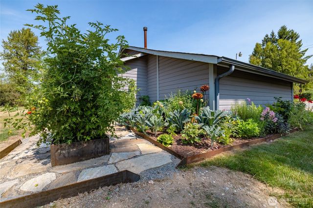 2248 Old Highway 99 Road N, Burlington, WA 98233