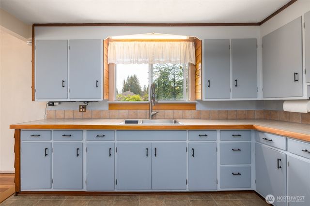 2248 Old Highway 99 Road N, Burlington, WA 98233