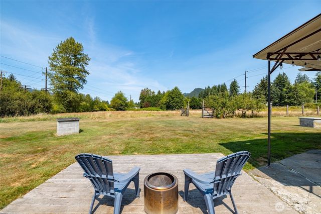 2248 Old Highway 99 Road N, Burlington, WA 98233