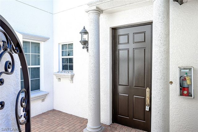 3745 Montreux LN 3-202, Naples, FL 34114