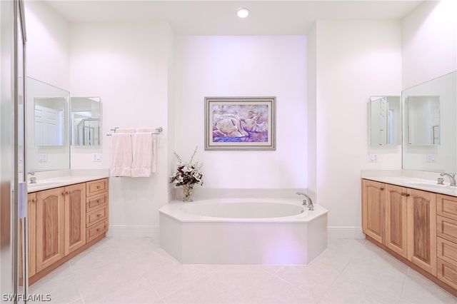 3745 Montreux LN 3-202, Naples, FL 34114