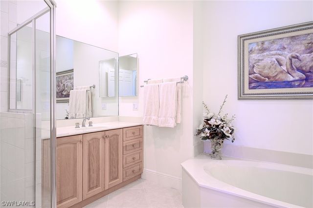 3745 Montreux LN 3-202, Naples, FL 34114