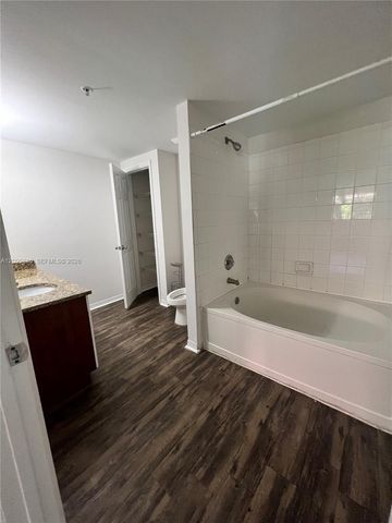 230 SW 117th Terrace 11207, Pembroke Pines, FL 33025