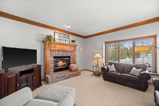 4704 W Xavier DRIVE, Franklin, WI 53132