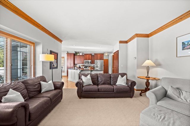 4704 W Xavier DRIVE, Franklin, WI 53132