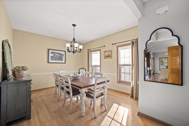 4704 W Xavier DRIVE, Franklin, WI 53132