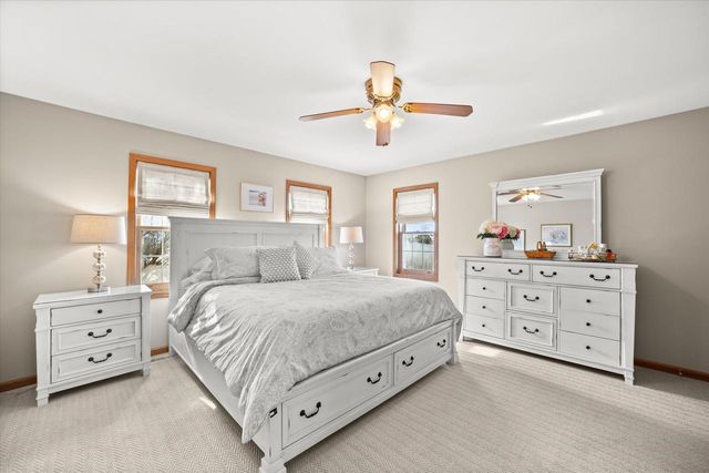 4704 W Xavier DRIVE, Franklin, WI 53132